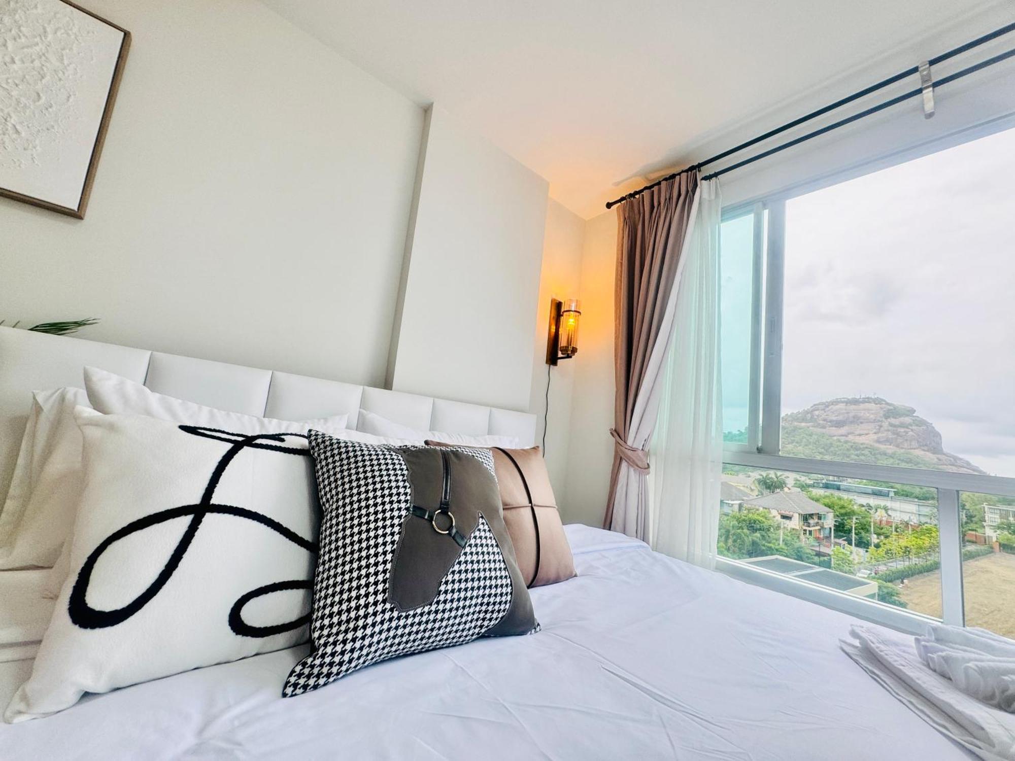 Sea&Mountain View,5 Mins Walk To Famous Beach With King Size Bed 华欣 外观 照片