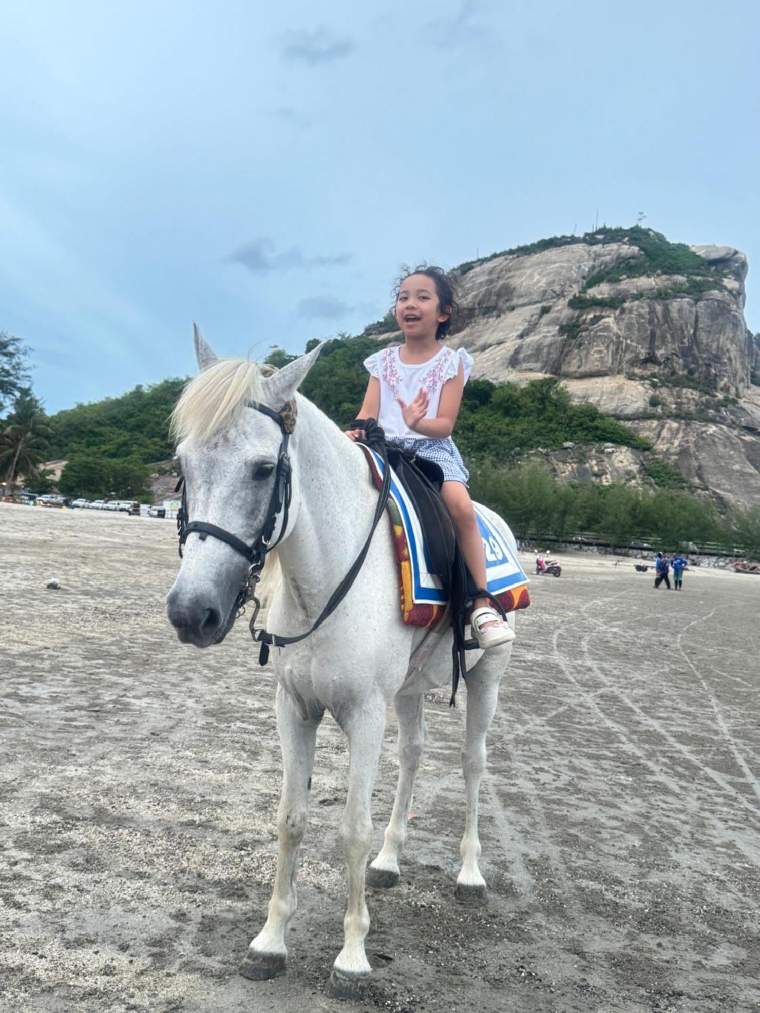 Sea&Mountain View,5 Mins Walk To Famous Beach With King Size Bed 华欣 外观 照片