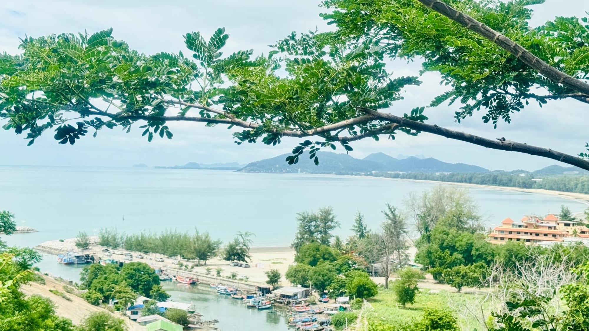 Sea&Mountain View,5 Mins Walk To Famous Beach With King Size Bed 华欣 外观 照片