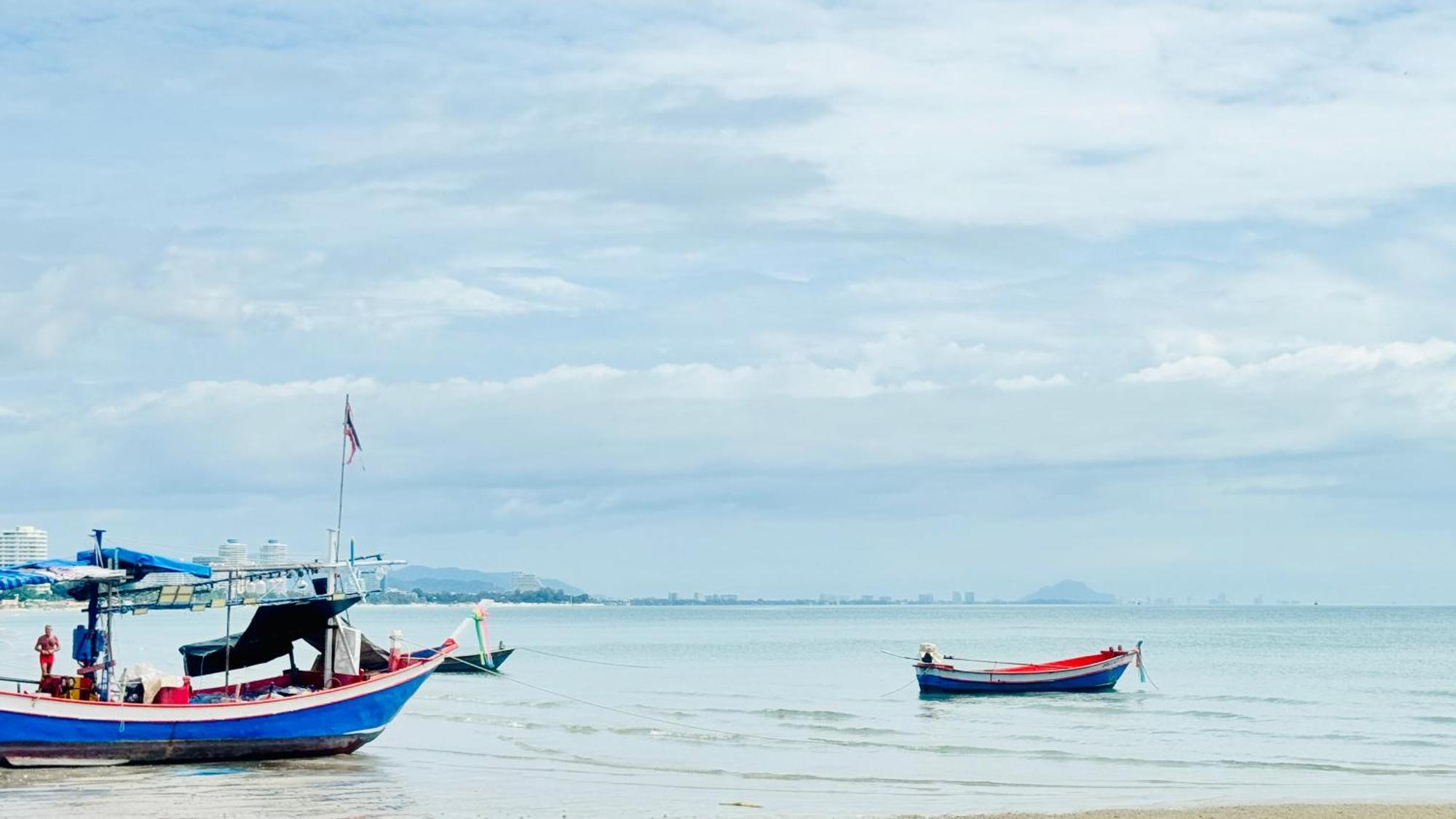 Sea&Mountain View,5 Mins Walk To Famous Beach With King Size Bed 华欣 外观 照片